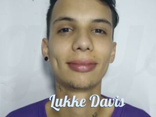 Lukke_Davis