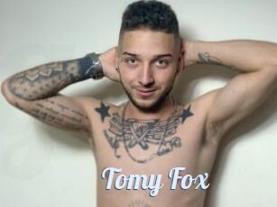 Tomy_Fox